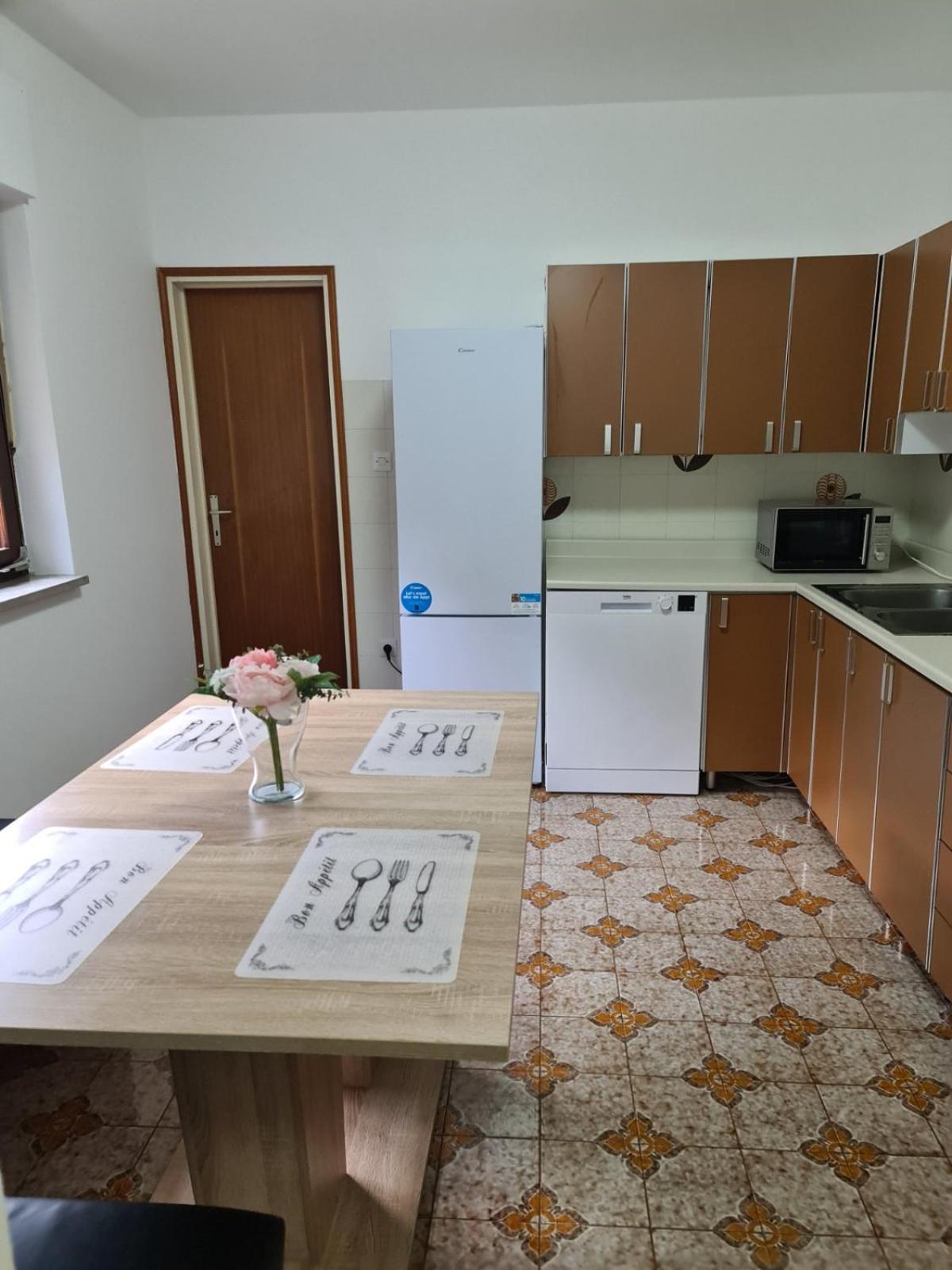 Amore Koper Apartment ภายนอก รูปภาพ